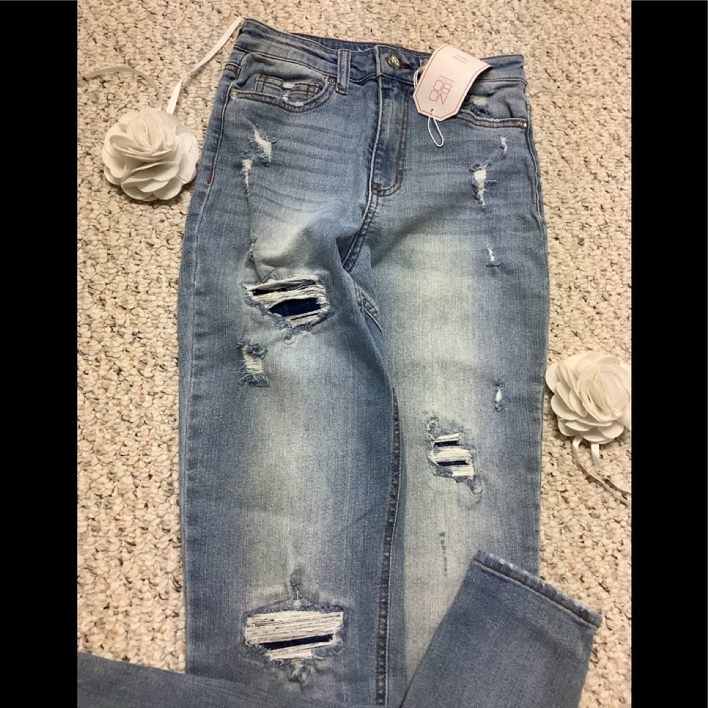 NWT. Junior girls Jeans